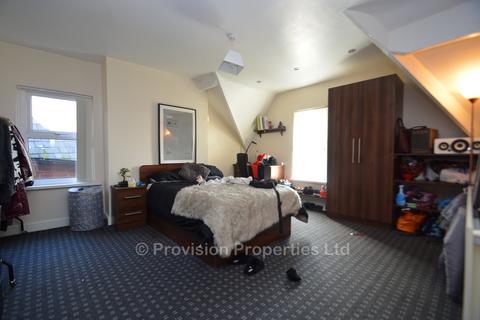 10 bedroom terraced house to rent, Kirkstall Lane, Headingley LS6