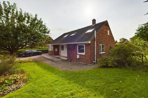 5 bedroom detached bungalow for sale, Saltersford Lane, Alton