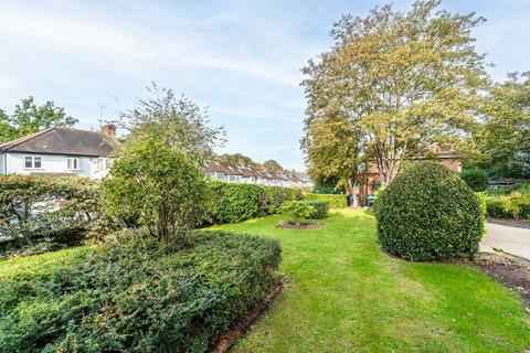 2 bedroom apartment for sale, Barrington Court, Muswell Hill N10