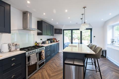15 Bentsbrook Road, North Holmwood, Dorking, RH5 4HW