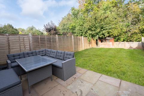 15 Bentsbrook Road, North Holmwood, Dorking, RH5 4HW