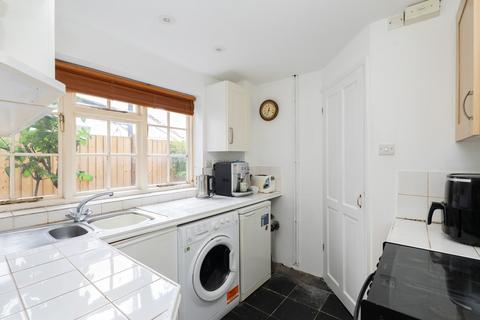 2 bedroom end of terrace house for sale, Mount Street, Dorking - NO CHAIN