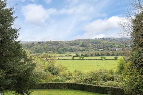 3 bedroom flat for sale, Old Reigate Road, Dorking