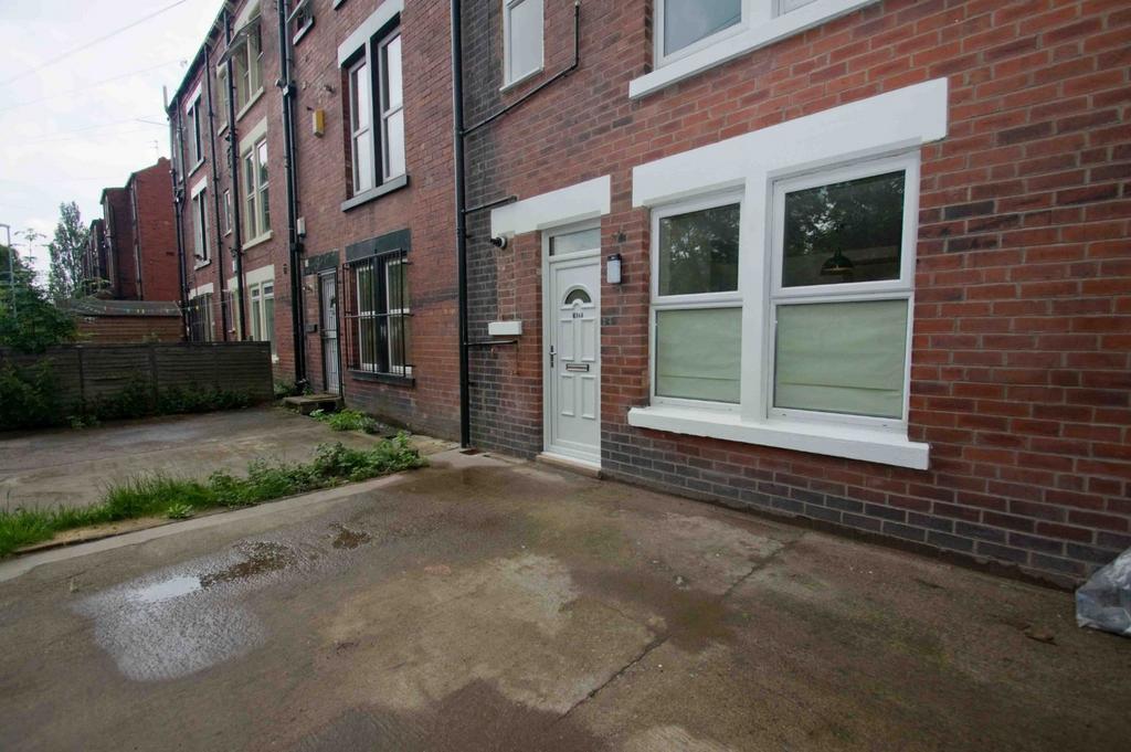 Meanwood Road, Meanwood, Leeds, LS7 1 bed flat £695 pcm (£160 pw)