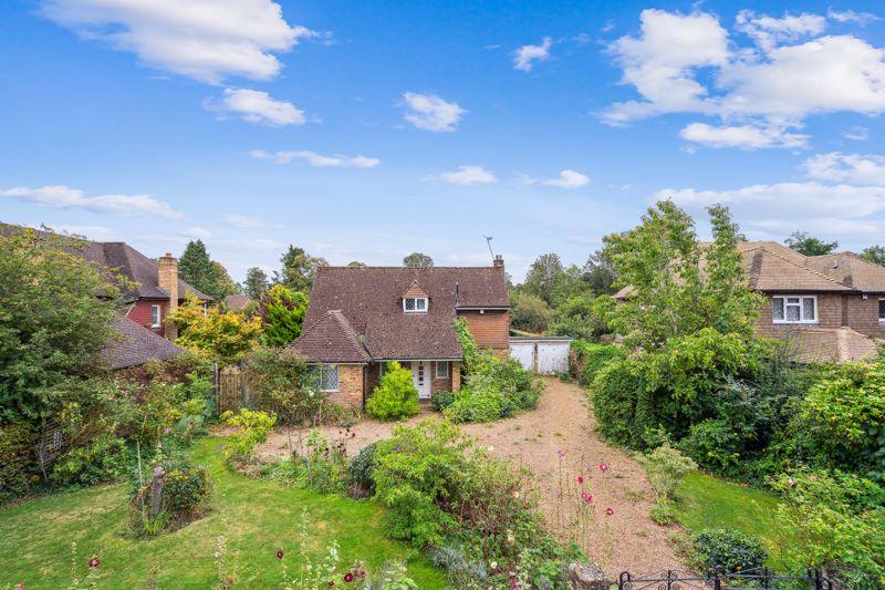 Mayflower Way, Farnham Common 3 bed detached house for sale £950,000