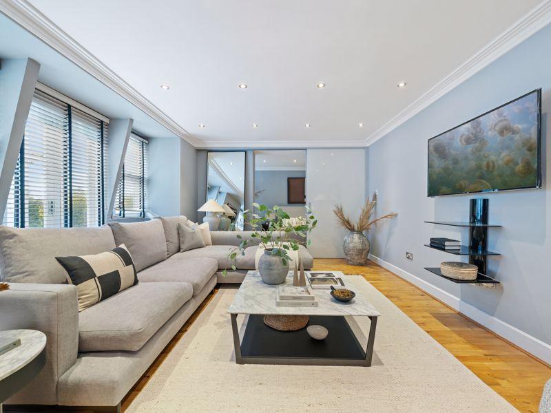 Bristol House, Southampton Row, Holborn, London WC1B 3 bed apartment
