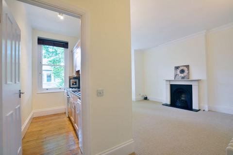 2 bedroom apartment for sale, Thornton Avenue, London