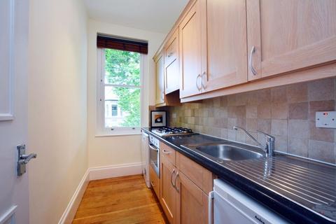 2 bedroom apartment for sale, Thornton Avenue, London