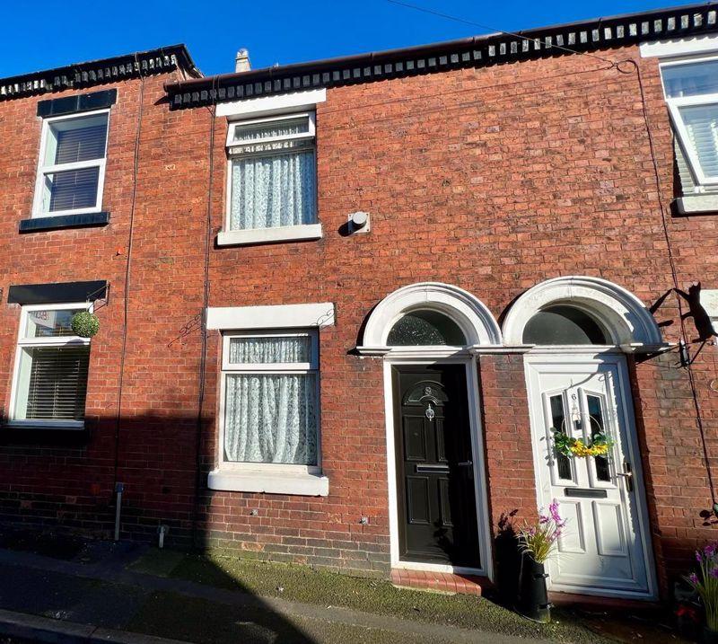 Deansgate, Leek 2 bed terraced house for sale £112,000