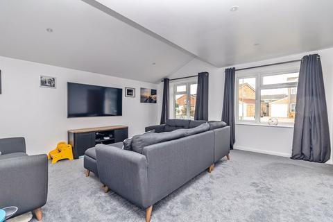 4 bedroom end of terrace house for sale, The Haven, Milton