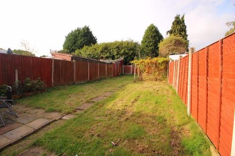 3 bedroom semi-detached house to rent, Keats Road, Walsall