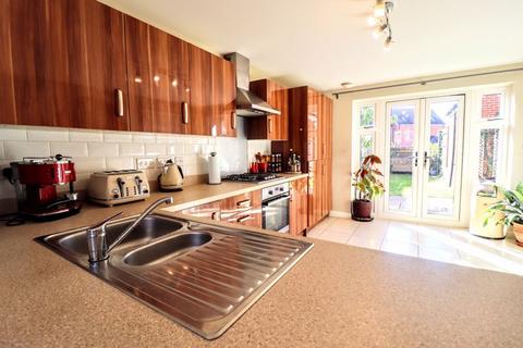 5 bedroom terraced house for sale - Honduras Gardens, Newton Leys, Milton Keynes