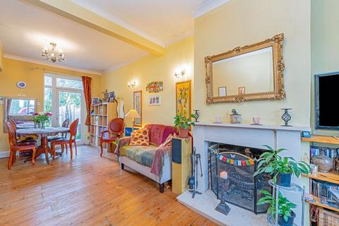 37 George Road, New Malden, KT3 6BT