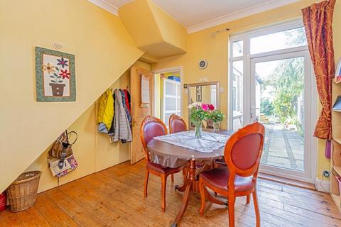 37 George Road, New Malden, KT3 6BT