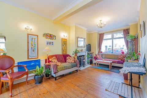 37 George Road, New Malden, KT3 6BT