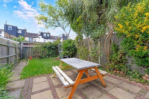 37 George Road, New Malden, KT3 6BT