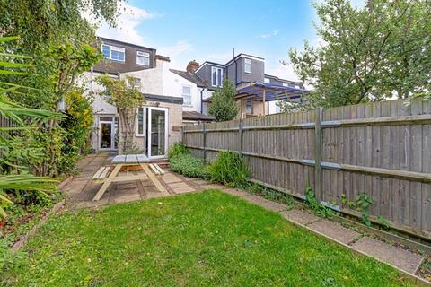 37 George Road, New Malden, KT3 6BT