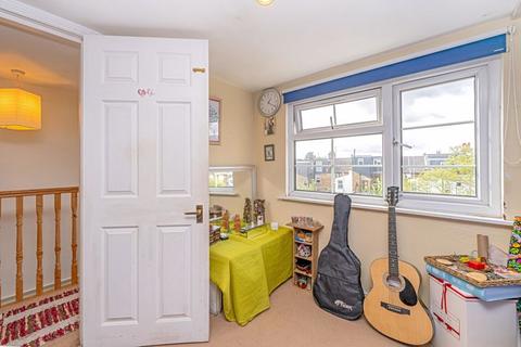 37 George Road, New Malden, KT3 6BT
