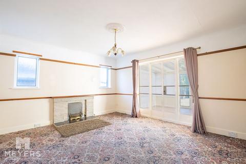 2 bedroom bungalow for sale, Petersfield Road, Bournemouth, BH7