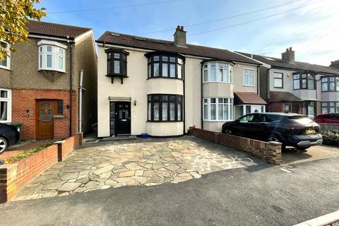9 Crowlands Avenue, Romford, RM7 9JA