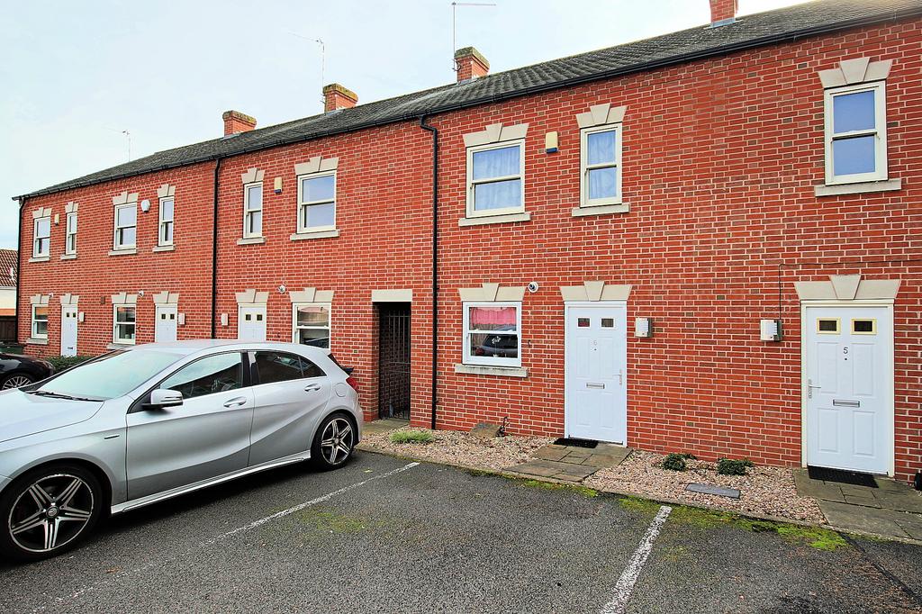 London Road, Oadby, Leicester, LE2 3 bed townhouse for sale £270,000