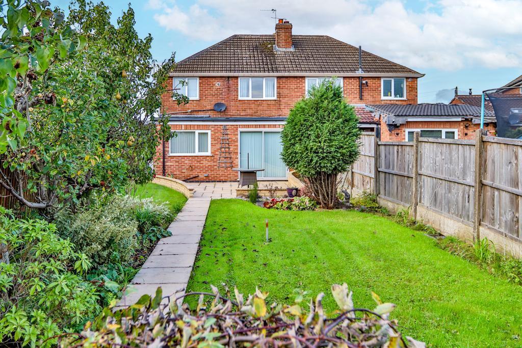 Peterfield Road, Whitwick, Leicestershire, LE67 5PR 3 bed semidetached