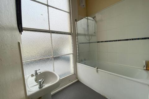 Studio to rent, Brunswick Place, Hove, East Sussex, BN3 1ND