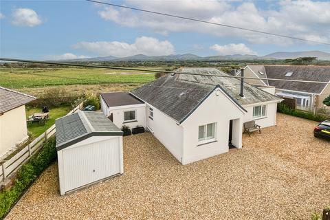 3 bedroom bungalow for sale - Dinas Dinlle, Caernarfon, Gwynedd, LL54
