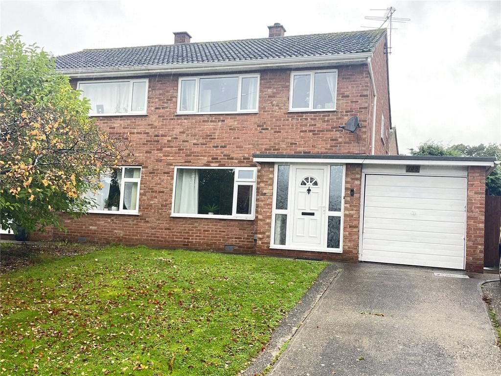 Boscobel Drive, Heath Farm, Shrewsbury, Shropshire, SY1 3 bed semi