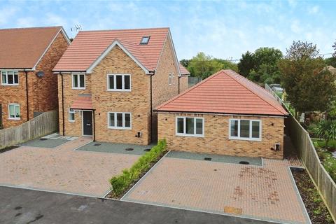 5 bedroom detached house for sale, Roundfield, Upper Bucklebury, Reading, Berkshire, RG7