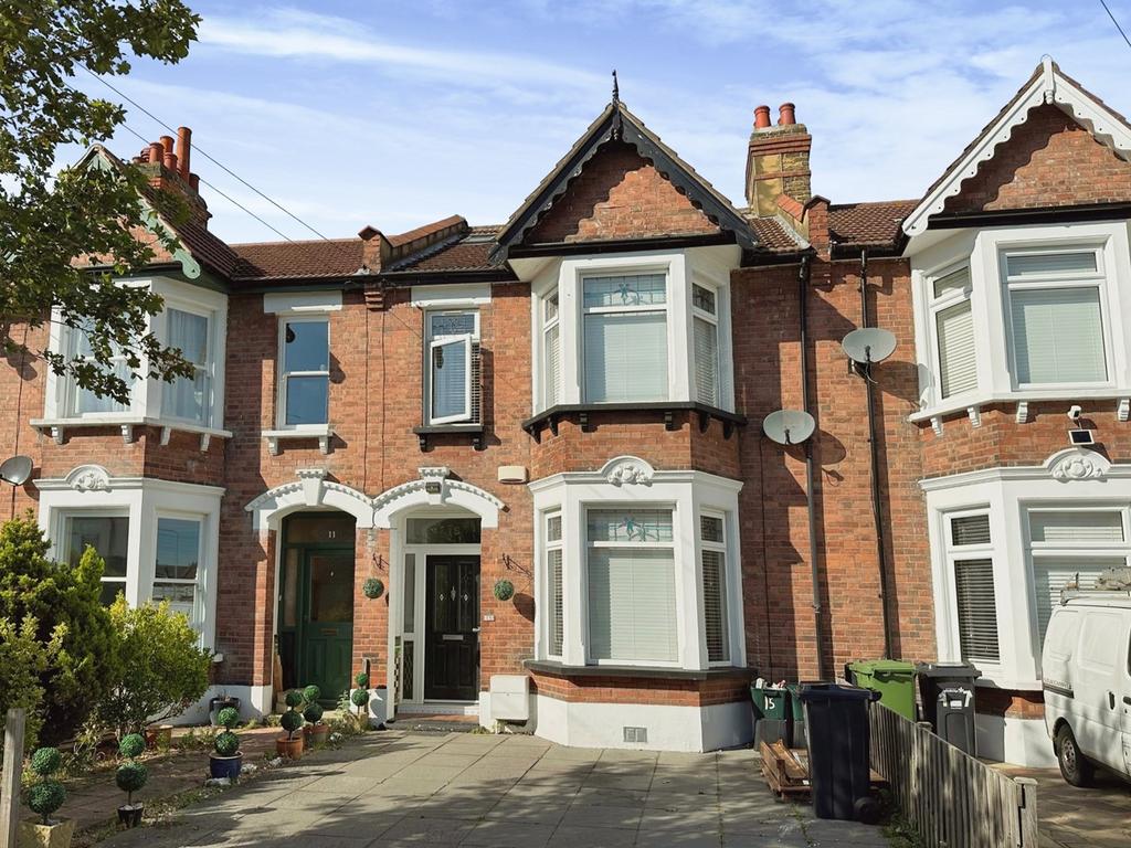 Montreal Road, ILFORD, IG1 4 bed terraced house for sale £550,000