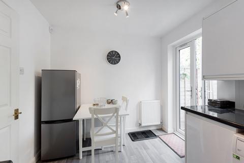 23 Larch Grove, Sidcup, DA15 8WQ