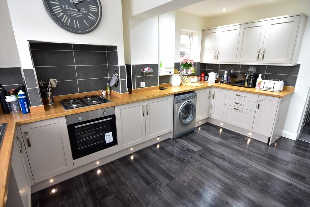 Fieldhouse Road, Burntwood, WS7 3 bed semidetached house for sale £