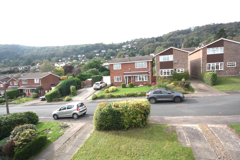 14 Jasmine Road, Malvern, Worcestershire, WR14 3 bed detached house for