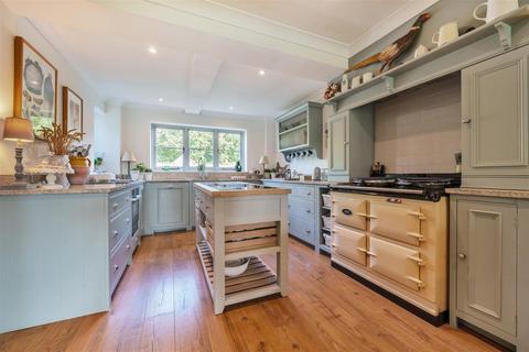 Sandilands Blackheath Lane, Blackheath, Guildford, GU4 8RB