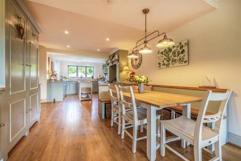 Sandilands Blackheath Lane, Blackheath, Guildford, GU4 8RB