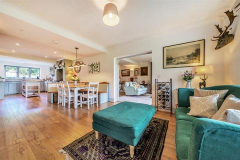 Sandilands Blackheath Lane, Blackheath, Guildford, GU4 8RB