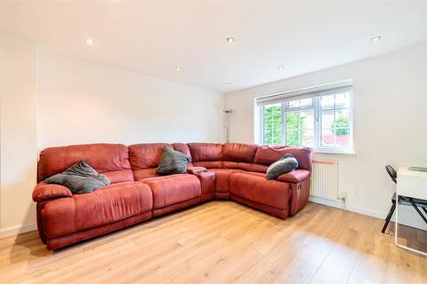 58 Rowallan Drive, Bedford, MK41 8AS