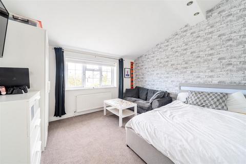 58 Rowallan Drive, Bedford, MK41 8AS