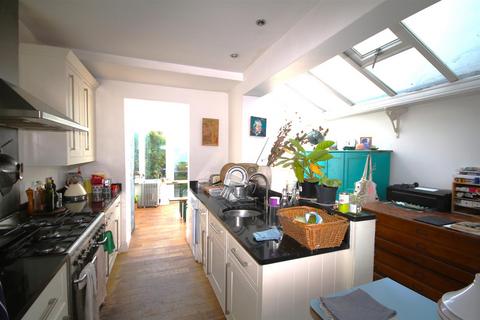 3 bedroom house for sale, Roper Road, Canterbury