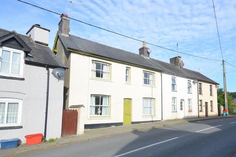 3 bedroom end of terrace house for sale, Y Maes, Rhayader