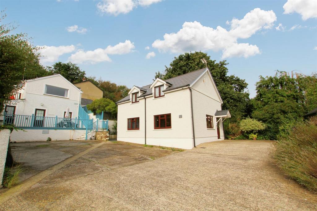 Front of House - Showing shared driveway access