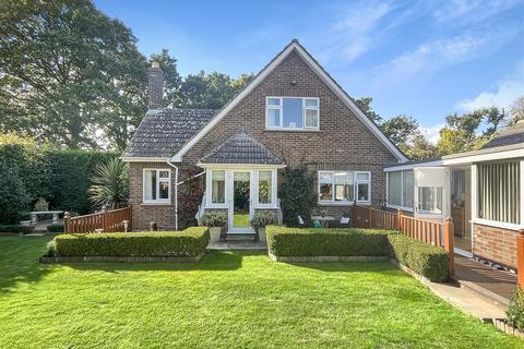 4 bedroom detached house for sale, Fairhaven Avenue, West Mersea Colchester CO5