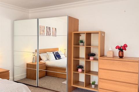 2 bedroom maisonette for sale, Wembley Hill Road, Wembley
