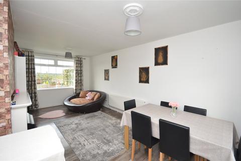 15 Aberfield Drive, Leeds, LS10 3PX