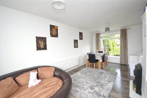 15 Aberfield Drive, Leeds, LS10 3PX