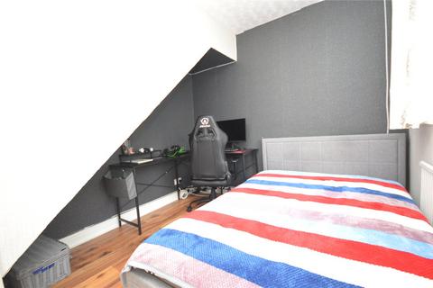 15 Aberfield Drive, Leeds, LS10 3PX