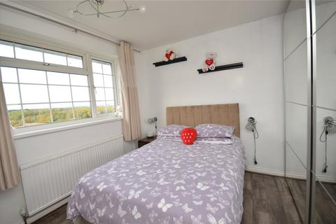 15 Aberfield Drive, Leeds, LS10 3PX