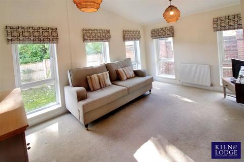 2 bedroom park home for sale, Chertsey Lane, Staines-Upon-Thames