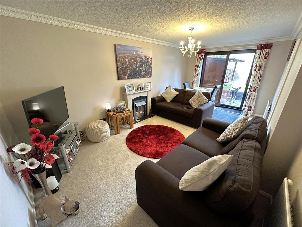 St. Peters Close, New Ollerton, Newark 2 bed semidetached bungalow for